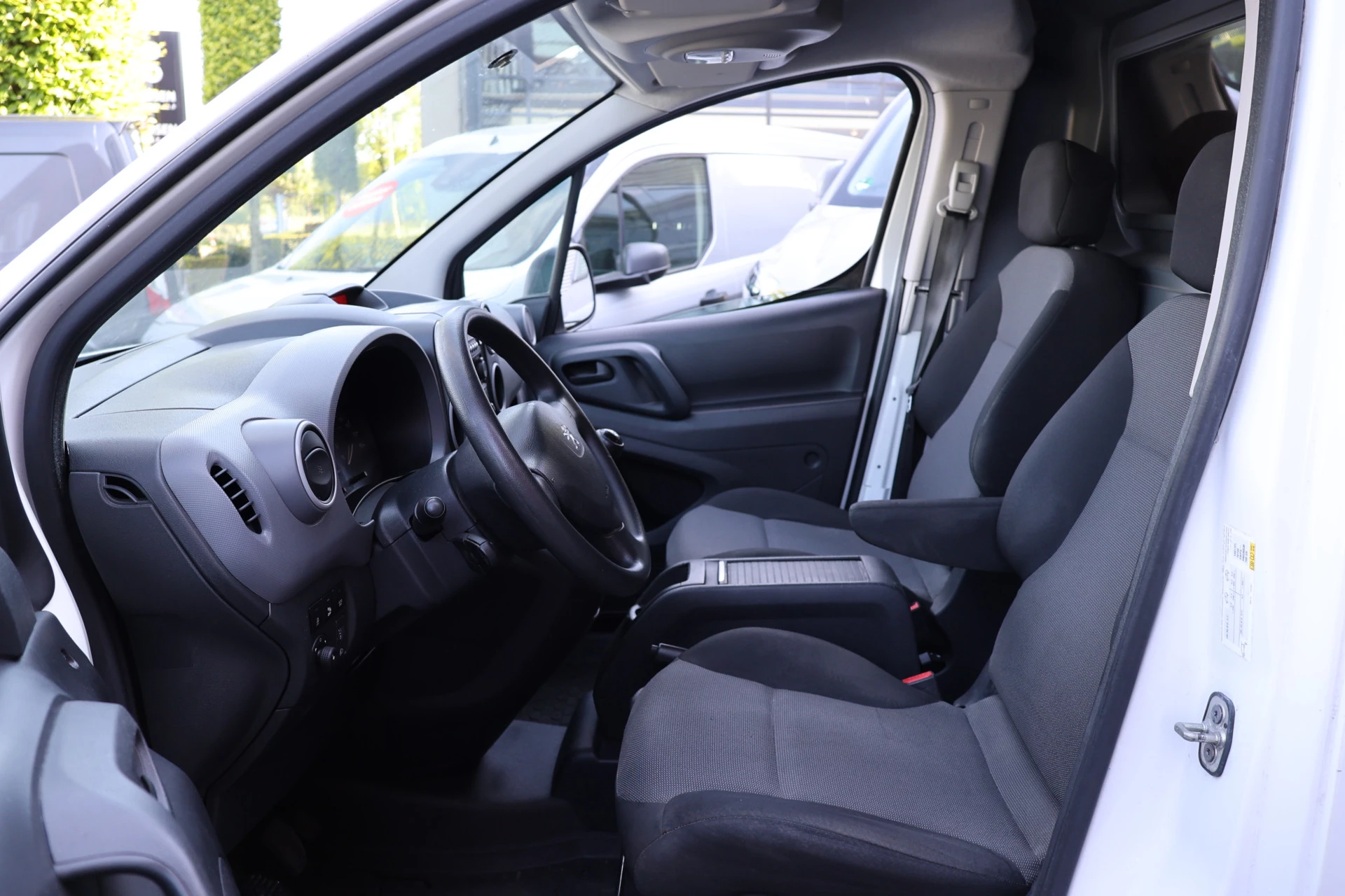 Hoofdafbeelding Peugeot Partner