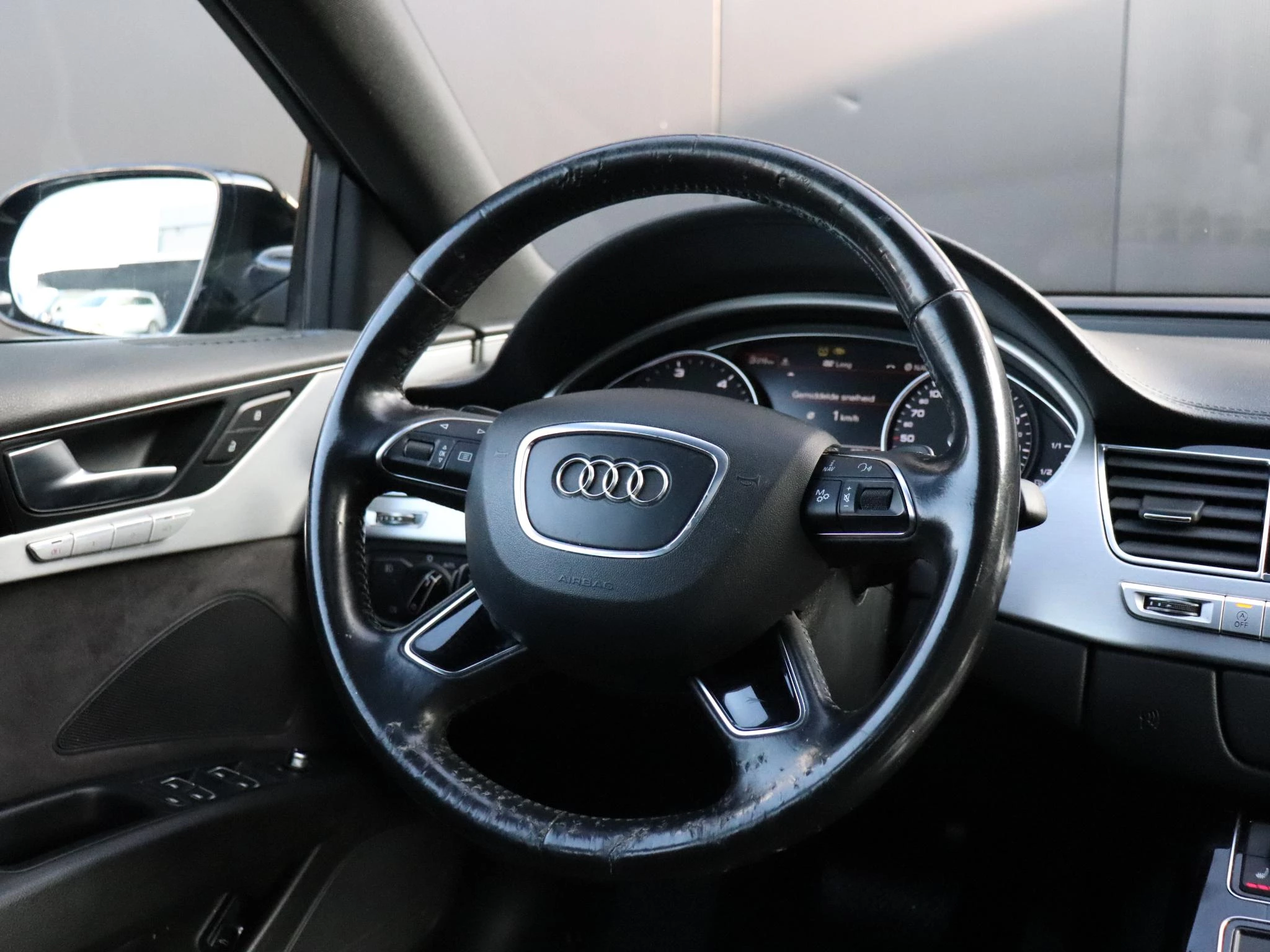 Hoofdafbeelding Audi A8