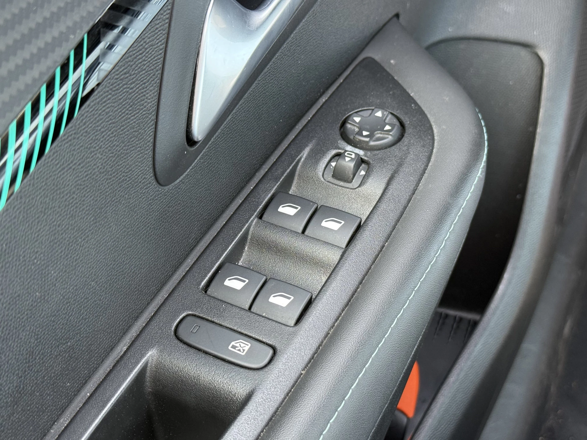 Hoofdafbeelding Peugeot e-208