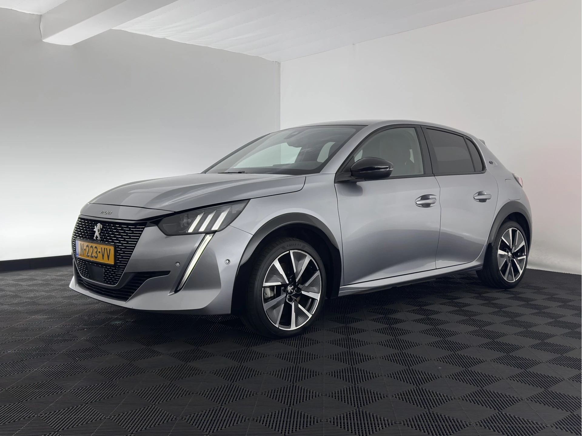 Hoofdafbeelding Peugeot e-208