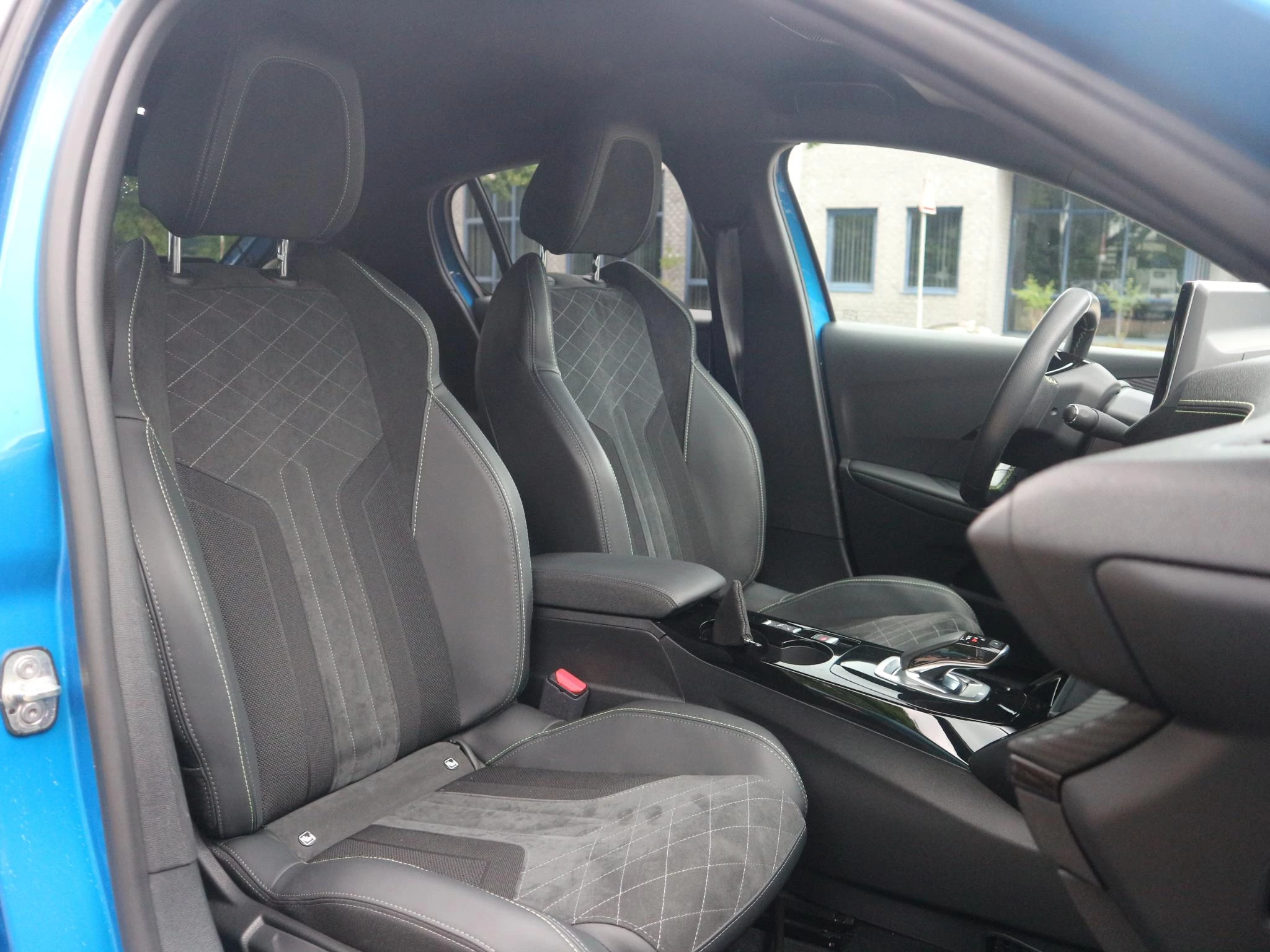 Hoofdafbeelding Peugeot e-208