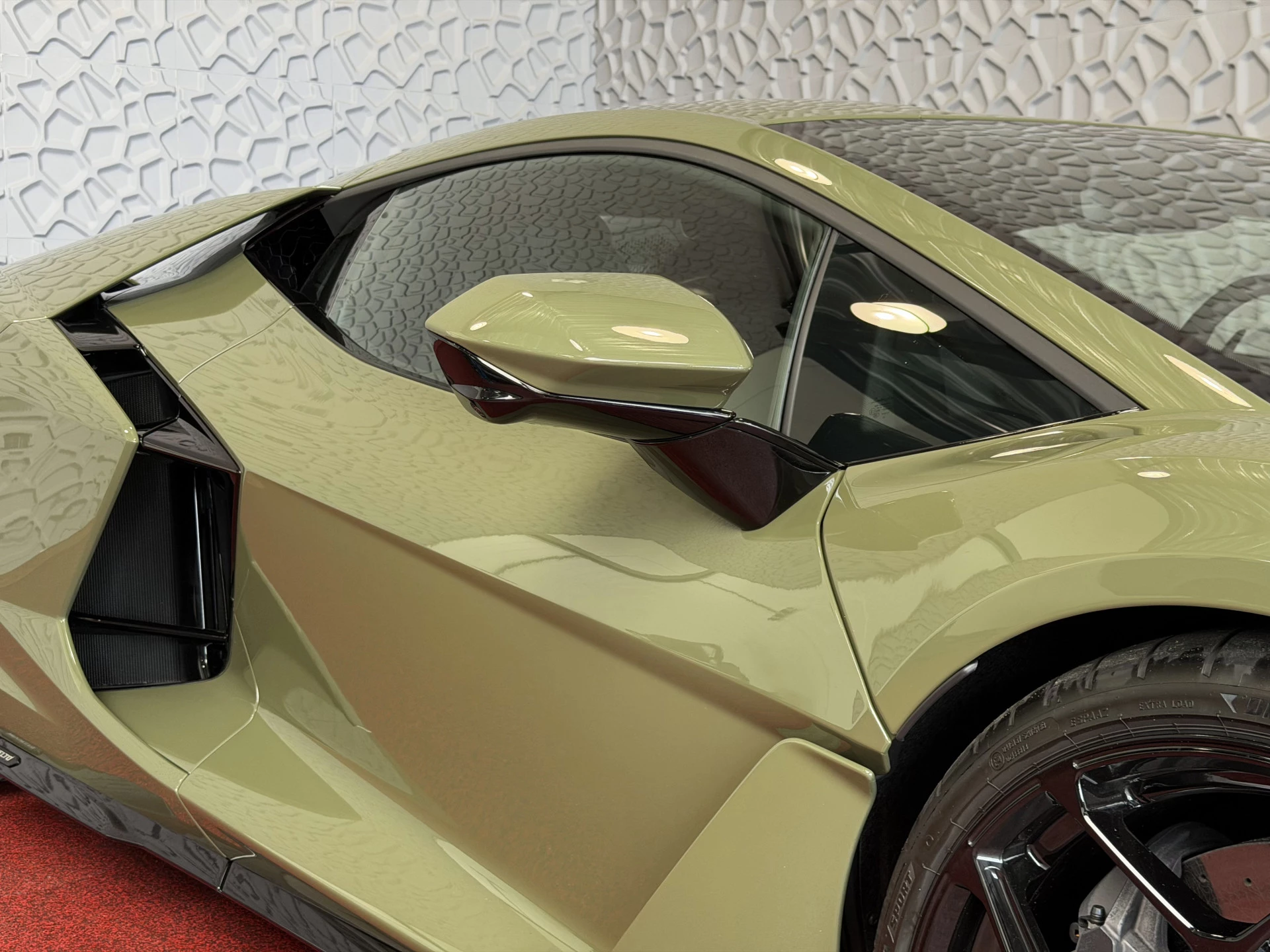 Hoofdafbeelding Lamborghini Revuelto