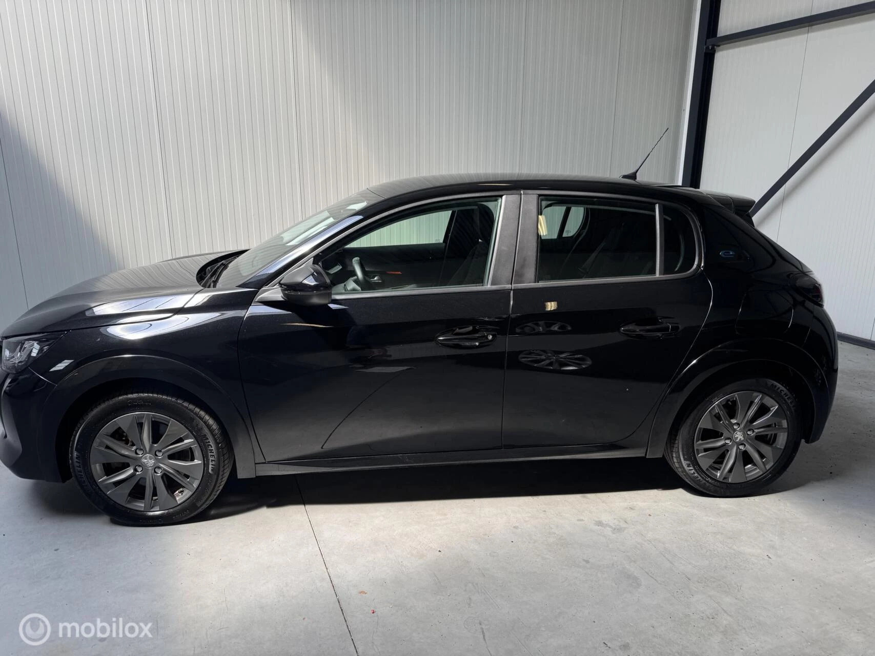 Hoofdafbeelding Peugeot e-208