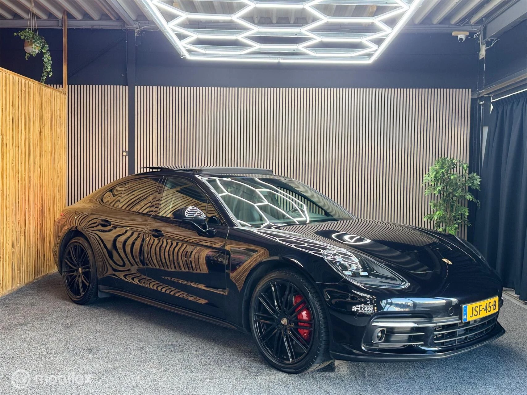 Hoofdafbeelding Porsche Panamera