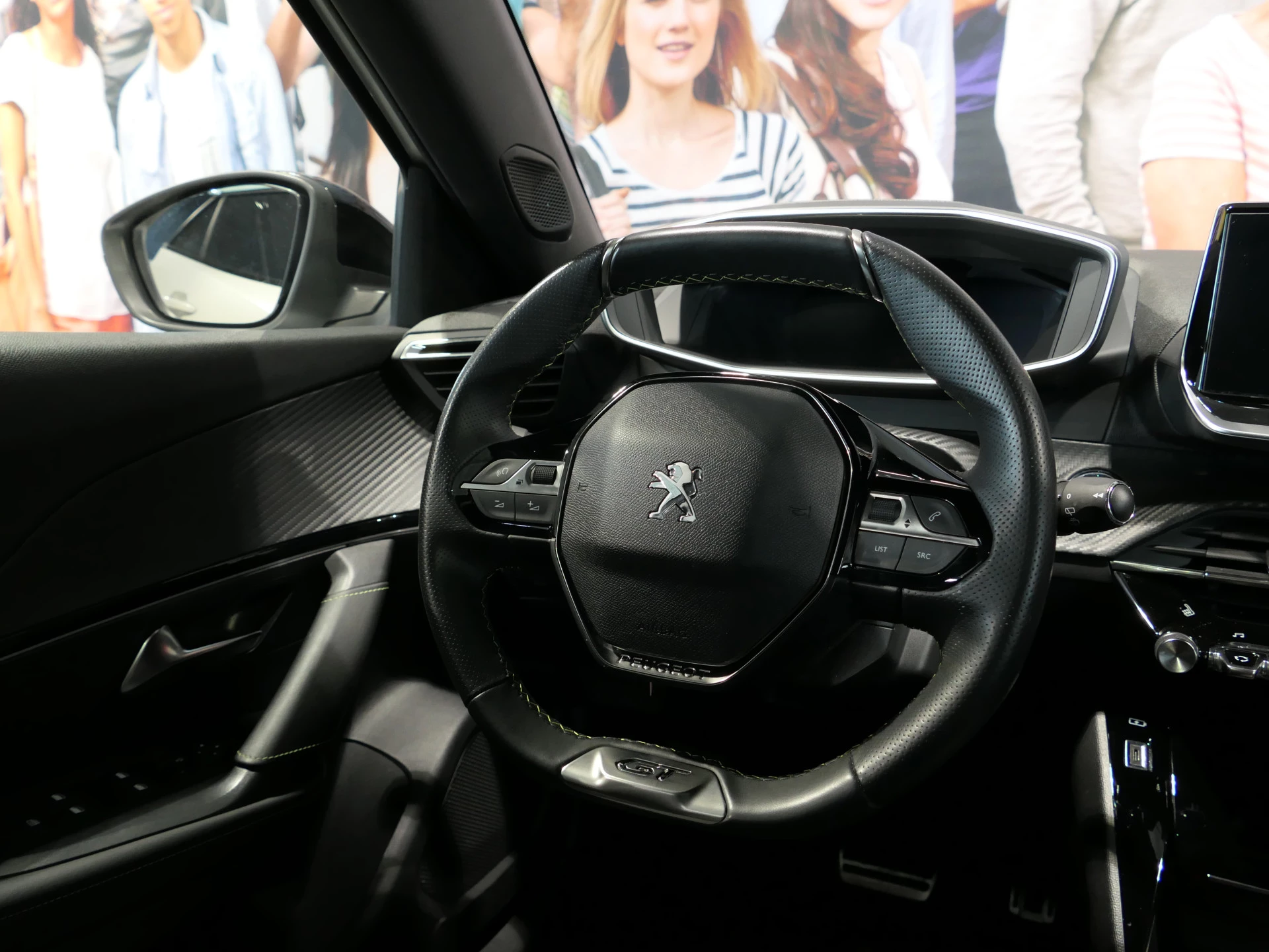 Hoofdafbeelding Peugeot e-2008