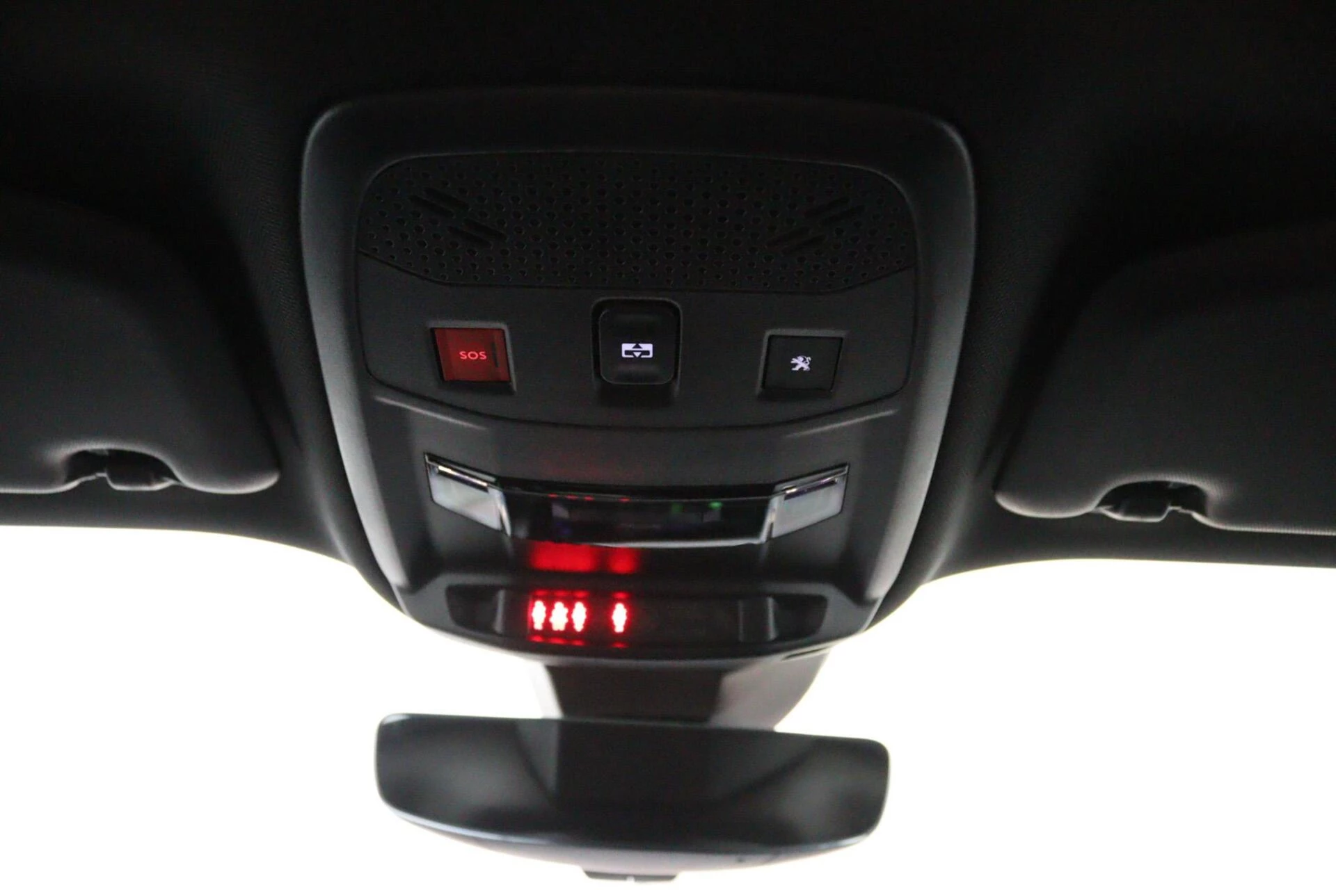 Hoofdafbeelding Peugeot e-2008