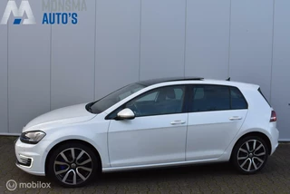 VW Golf GTE 2015 Oryxweiss Pano Camera ACC 18" LMV Stoelverwarming Trekhaak