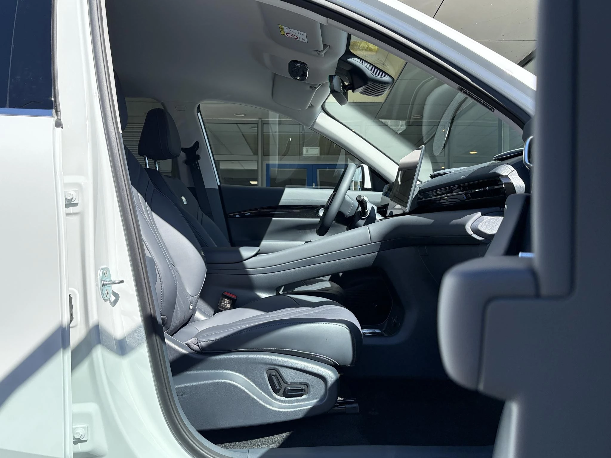 Hoofdafbeelding Geely E5