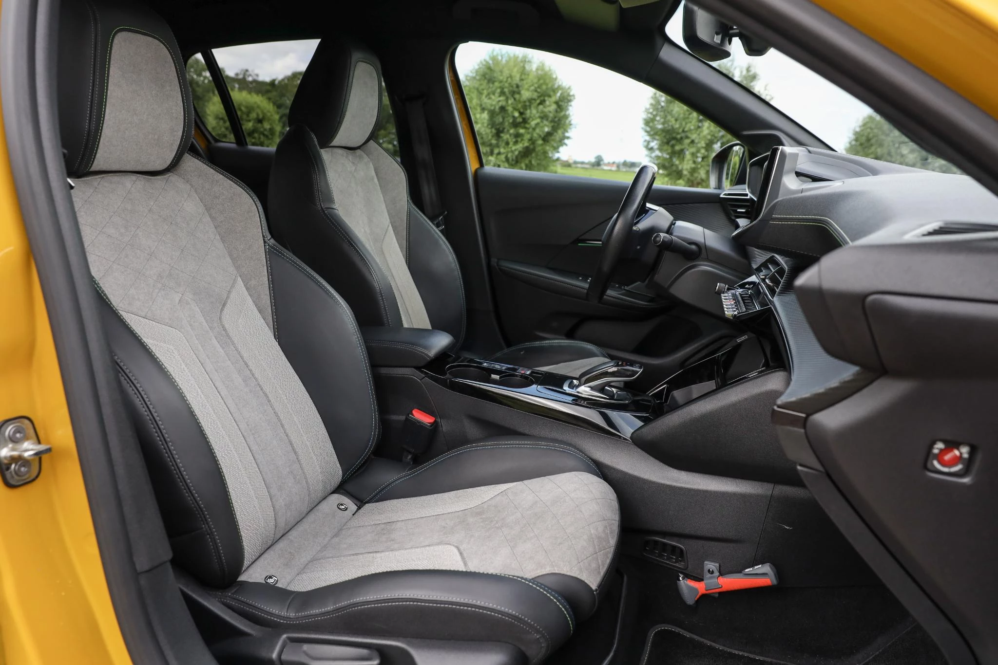 Hoofdafbeelding Peugeot e-208