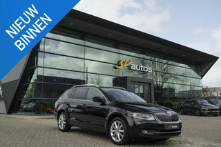 Skoda Octavia Combi 1.6 TDI 105pk DSG Navigatie DAB Xenon / LED Elektrische achterklep Keyless start 17" LMV
