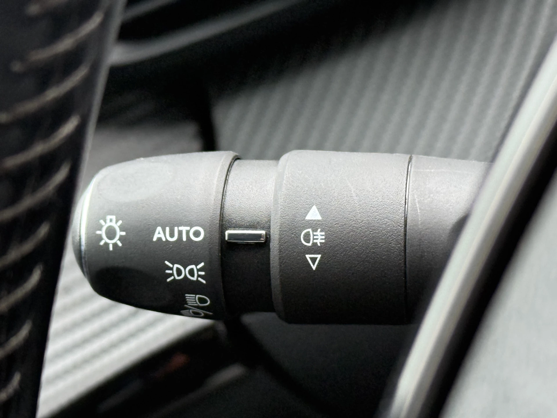 Hoofdafbeelding Peugeot e-208