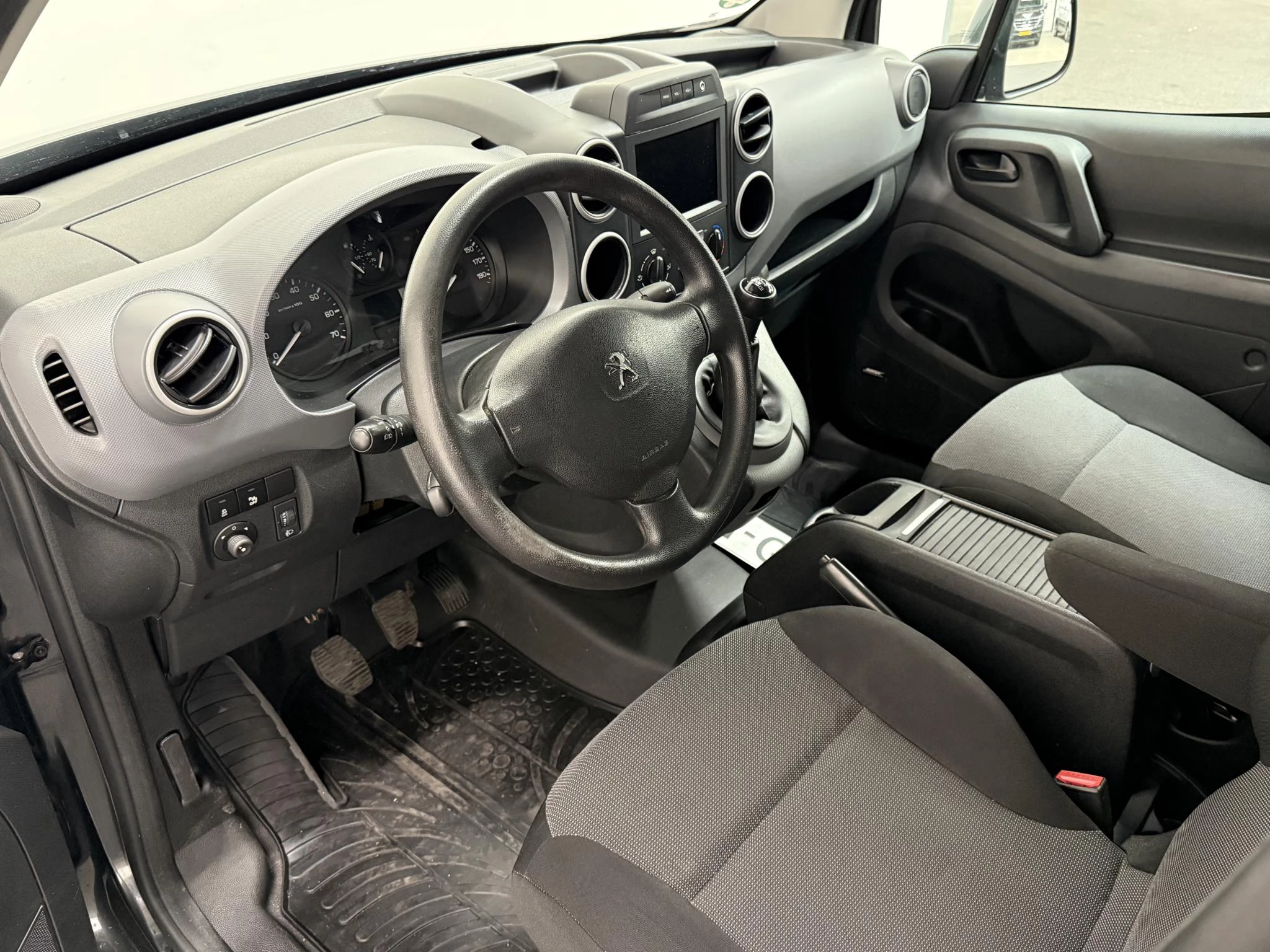 Hoofdafbeelding Peugeot Partner