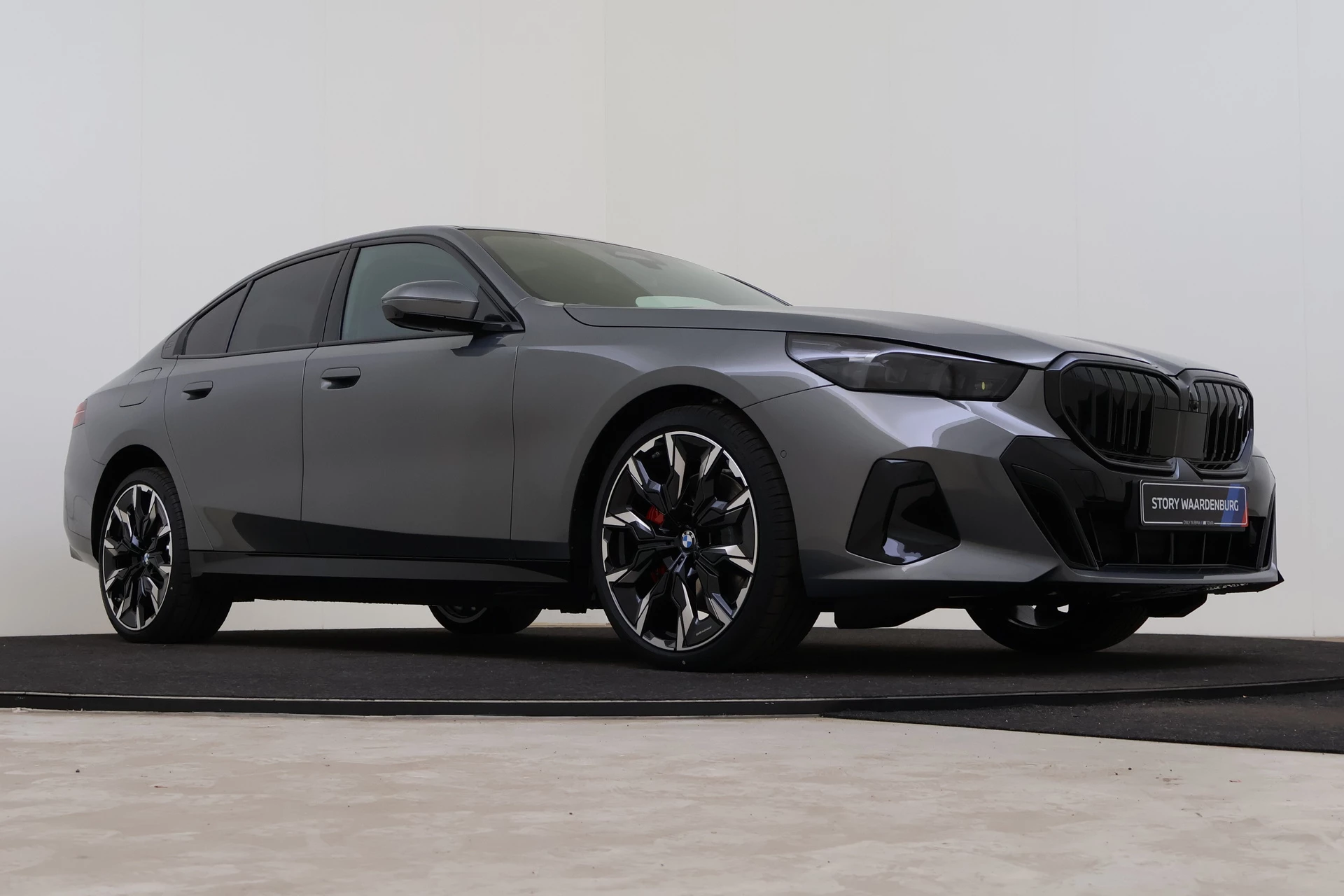 Hoofdafbeelding BMW i5