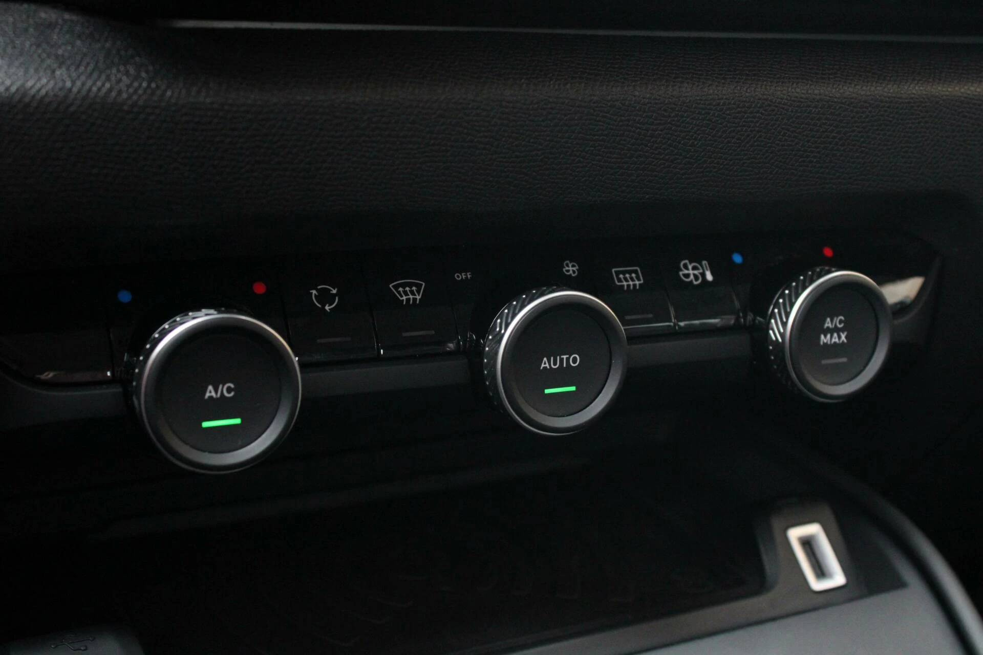 Hoofdafbeelding Citroën ë-C4