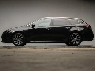 Hoofdafbeelding Toyota Corolla Touring Sports Toyota Corolla Touring Sports 1.8 Hybrid Business Plus Sport (APPLE CARPLAY,NAVI,CAMERA,CRUISE,CLIMATE,PDC,LED,DAB,SPORTSTOELEN)