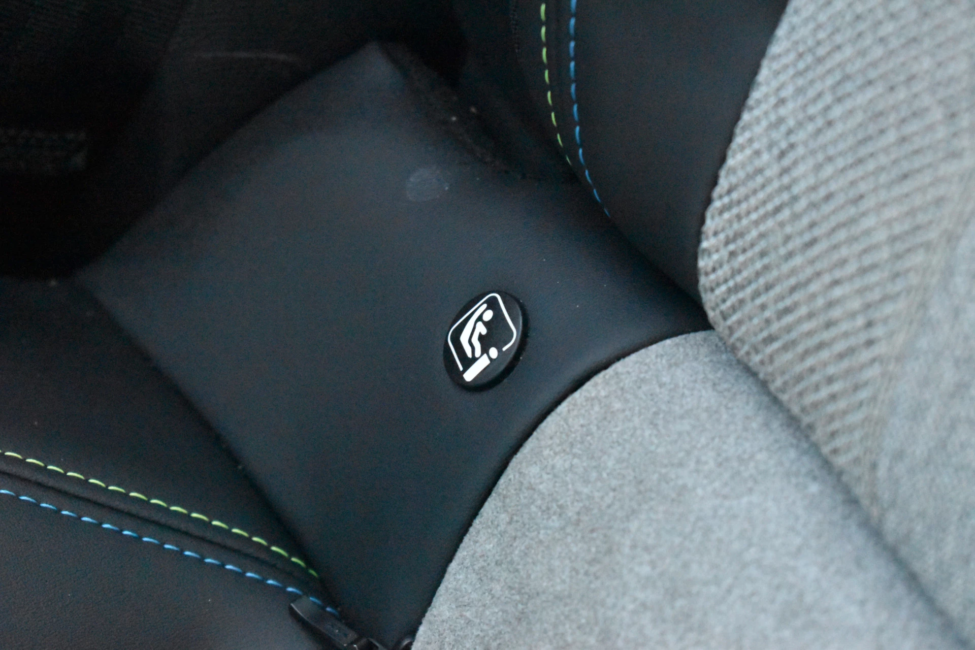Hoofdafbeelding Peugeot e-2008