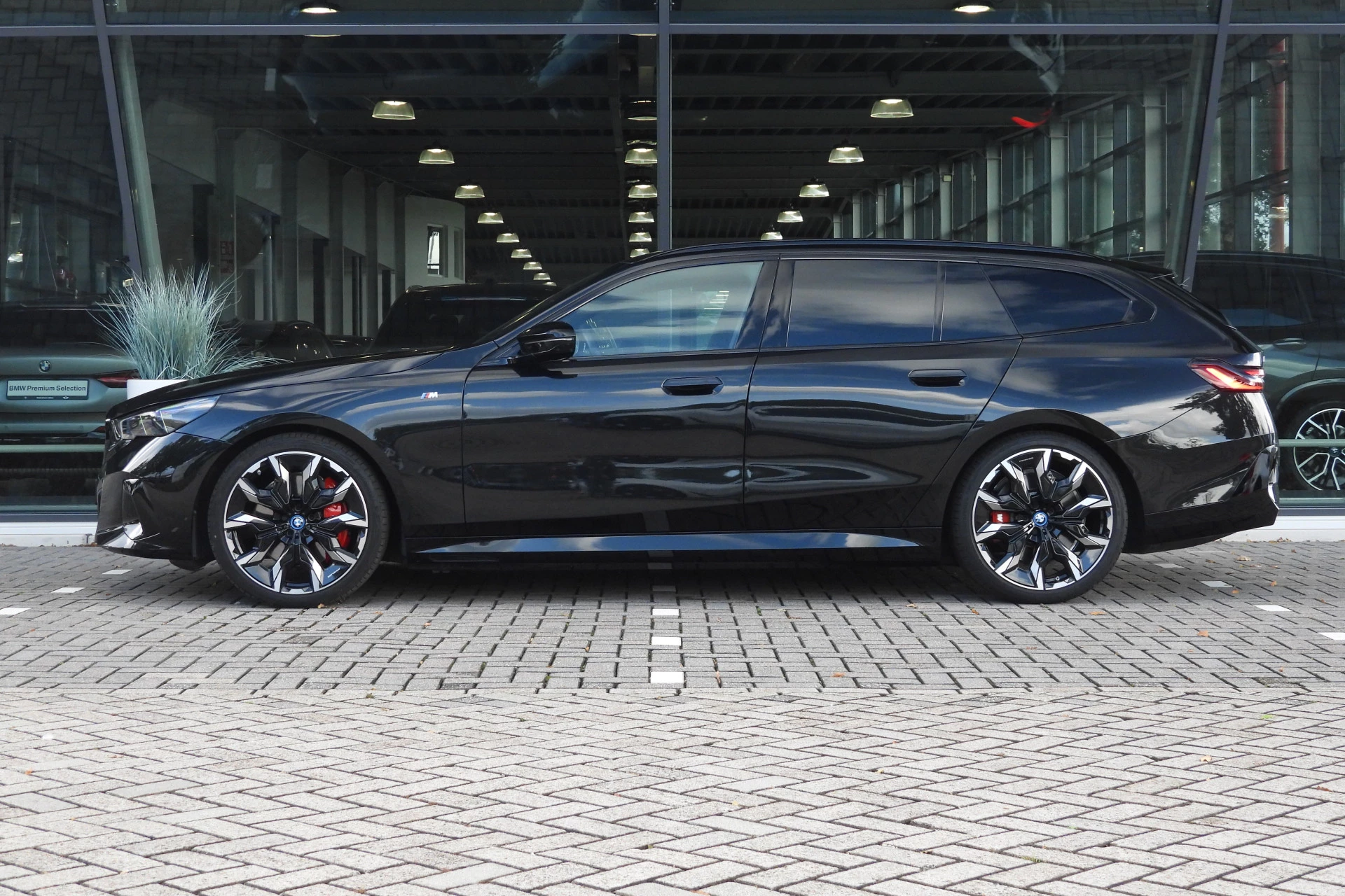 Hoofdafbeelding BMW i5
