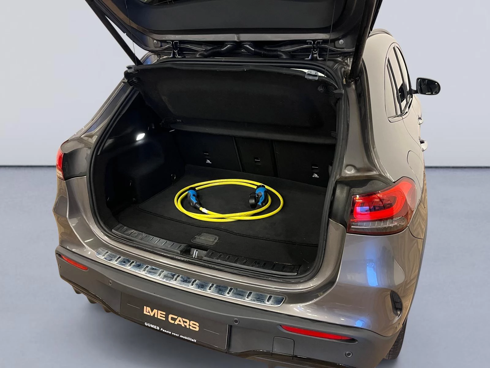 Hoofdafbeelding Mercedes-Benz EQA