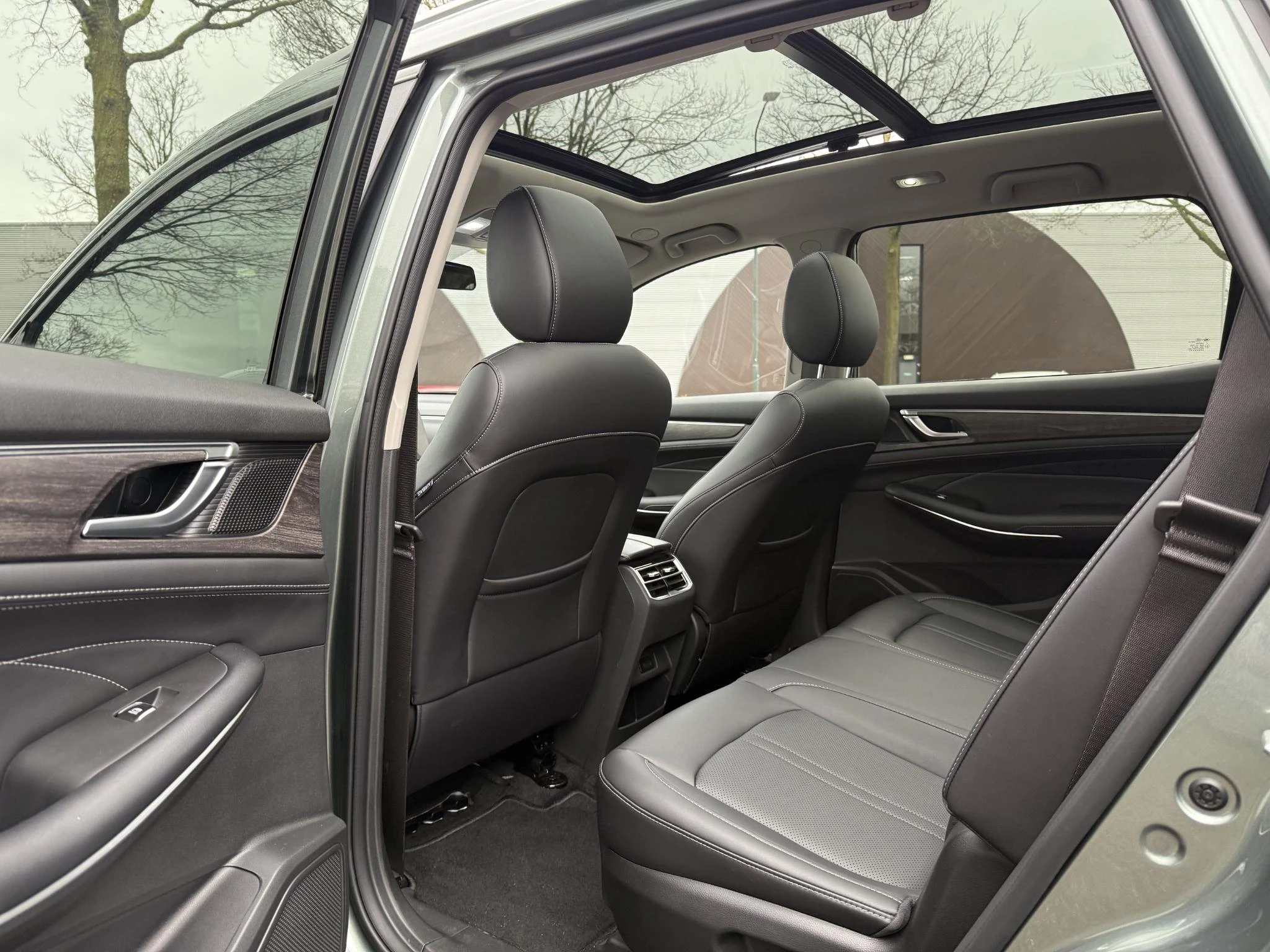 Hoofdafbeelding DFSK E5 PHEV