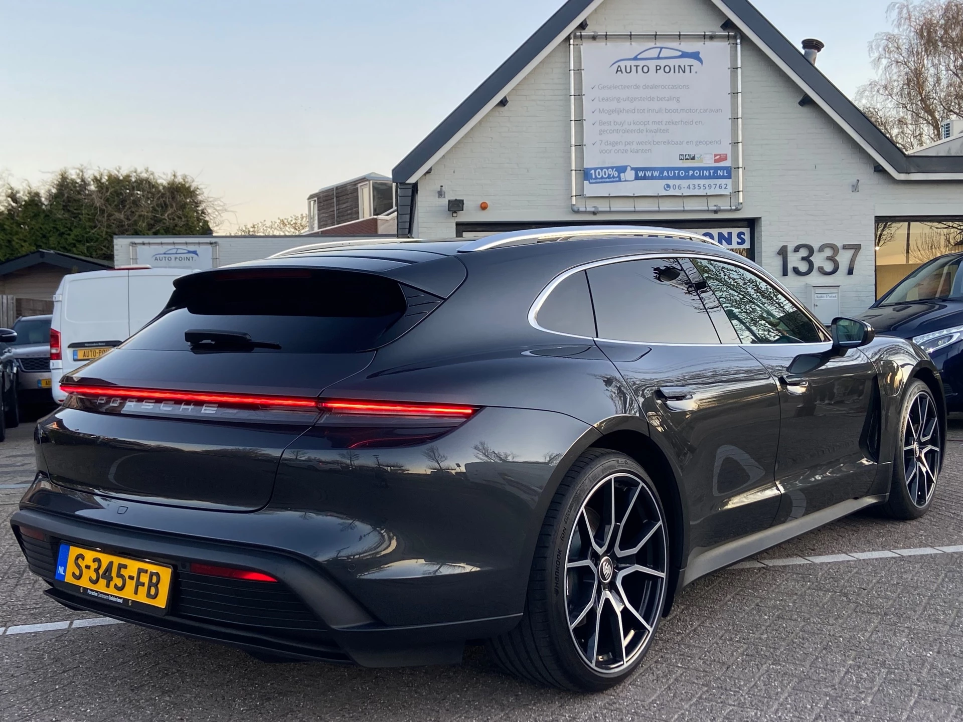 Hoofdafbeelding Porsche Taycan