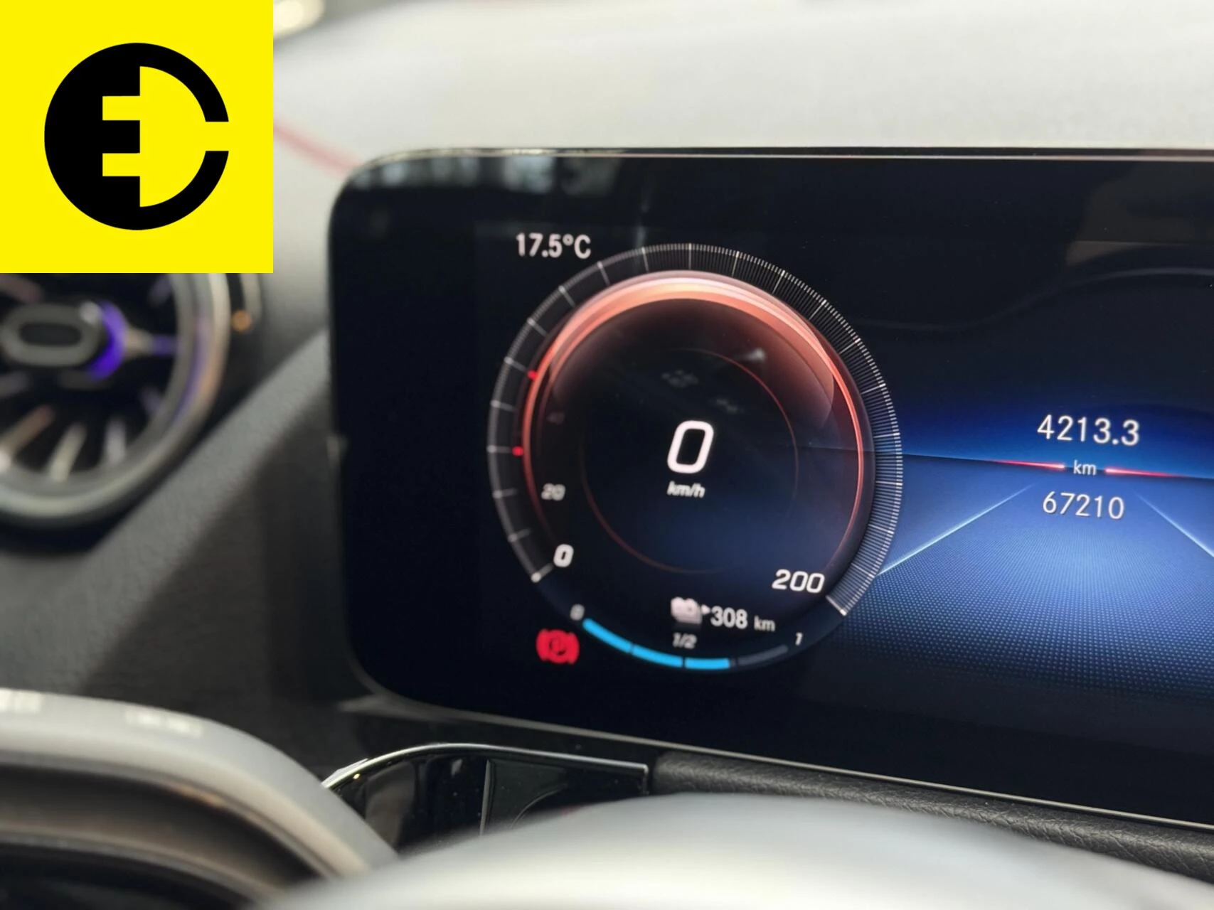 Hoofdafbeelding Mercedes-Benz EQA