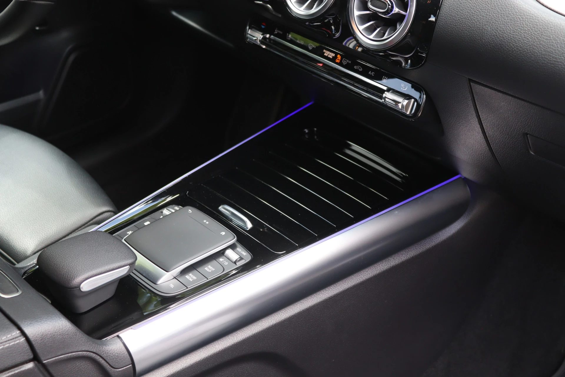 Hoofdafbeelding Mercedes-Benz EQA