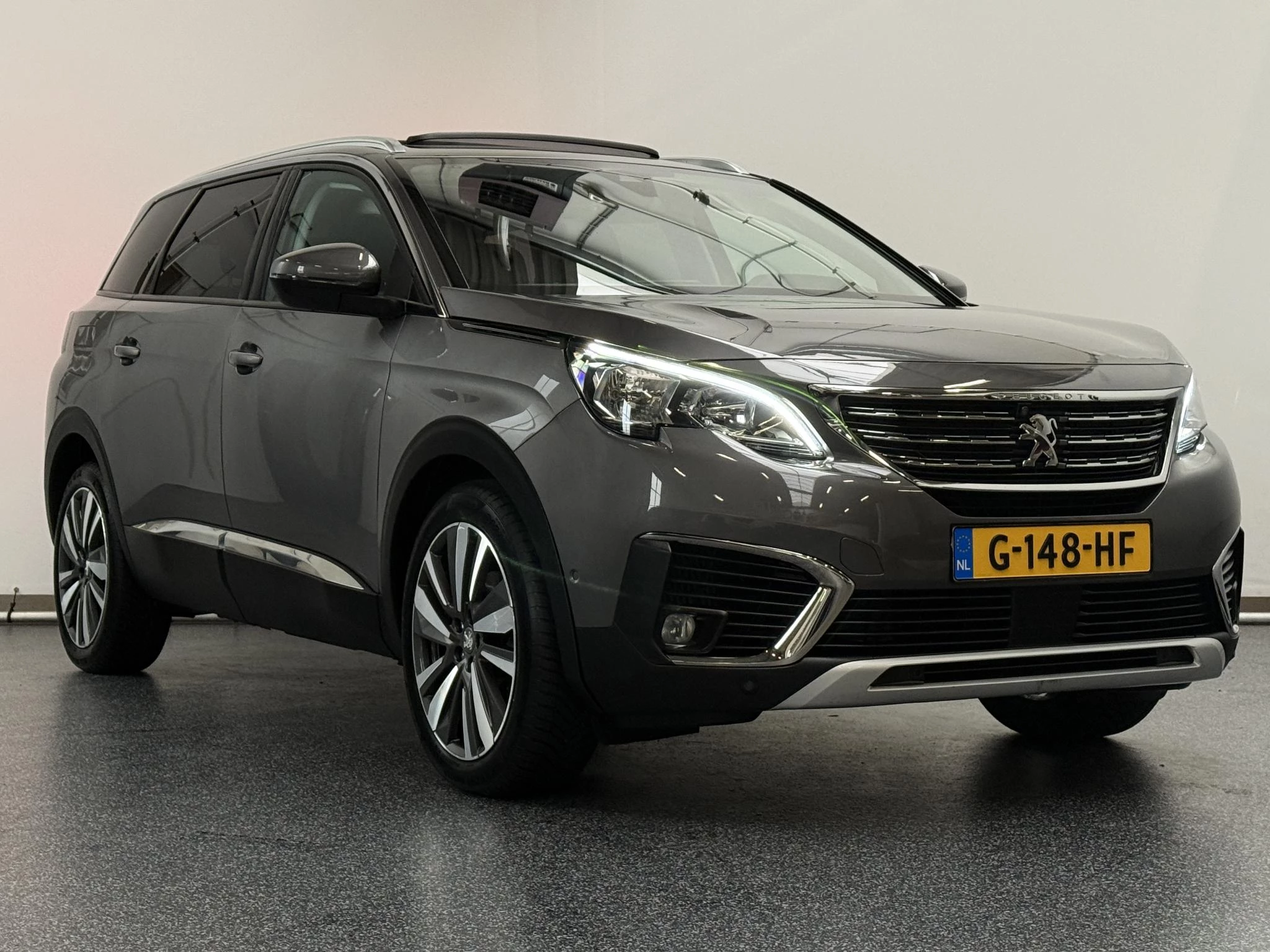Hoofdafbeelding Peugeot 5008