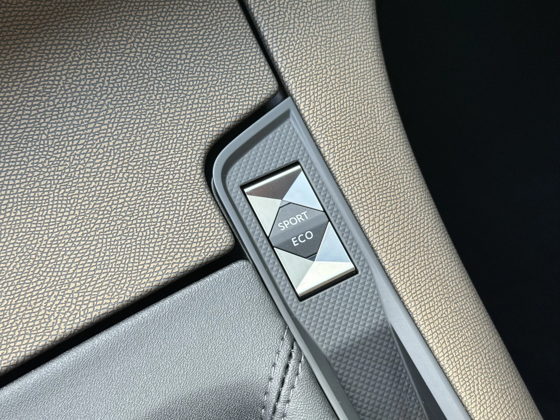 Hoofdafbeelding DS DS 7