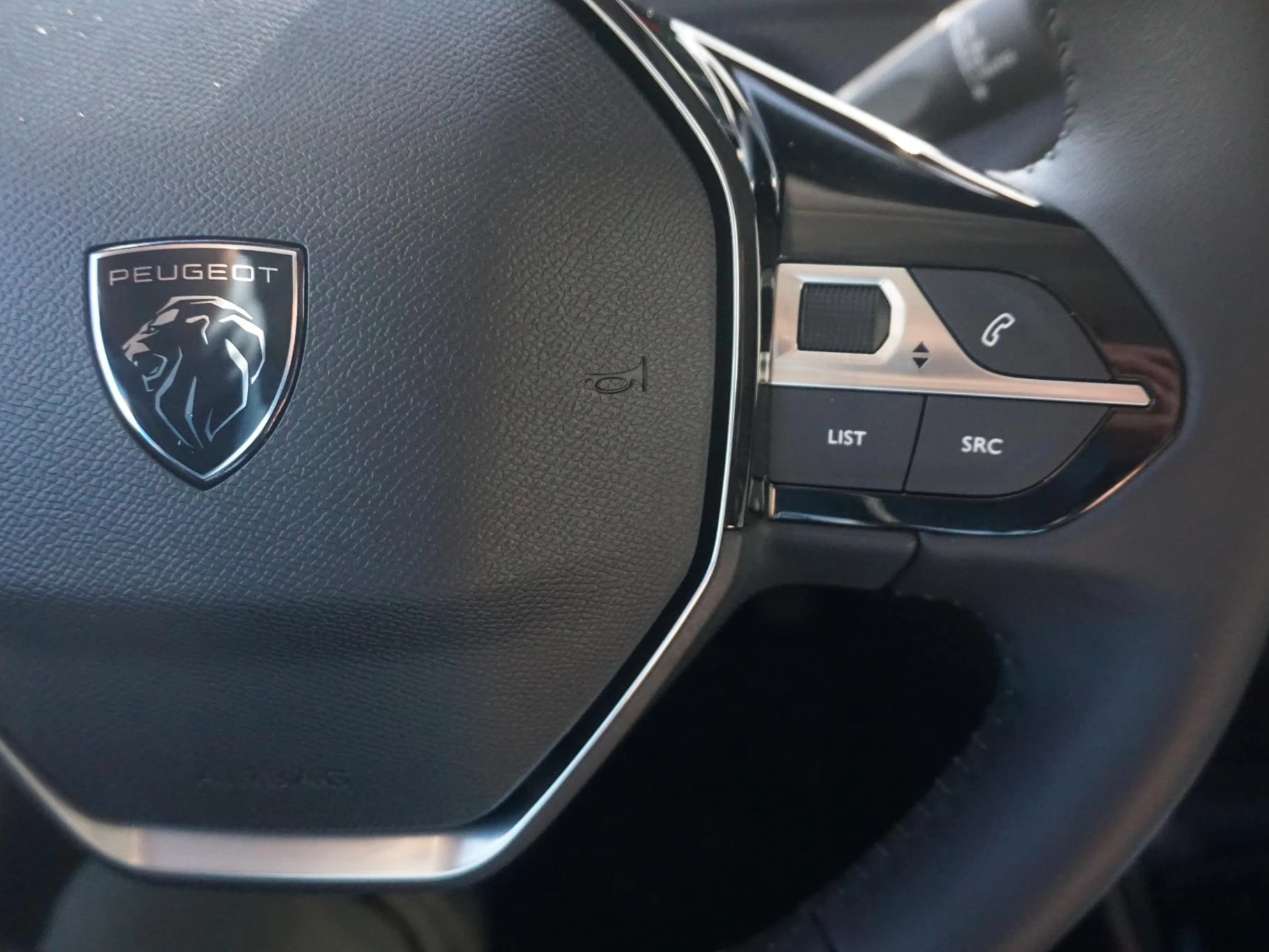 Hoofdafbeelding Peugeot e-208