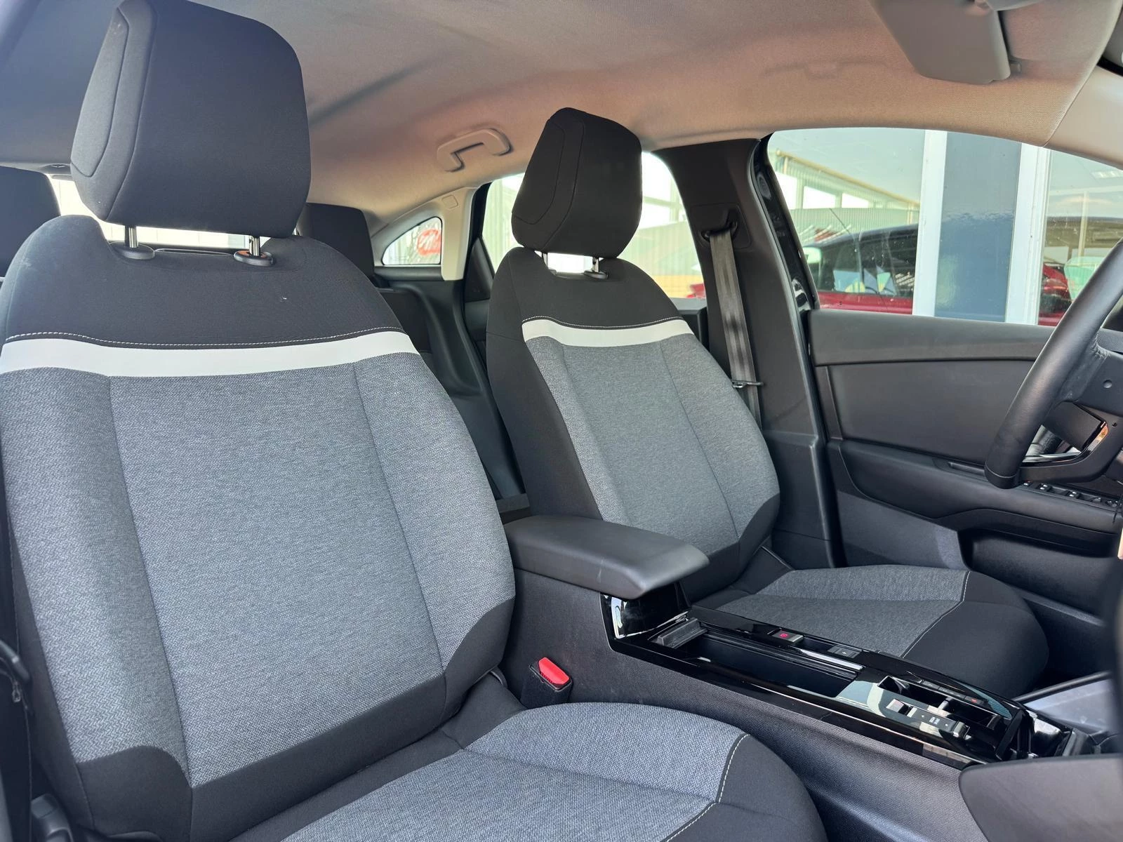 Hoofdafbeelding Citroën ë-C4