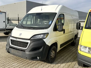 Hoofdafbeelding Peugeot Boxer Peugeot Boxer 2.2 BlueHDi 140 L2H2 MOTOR NIET 100%