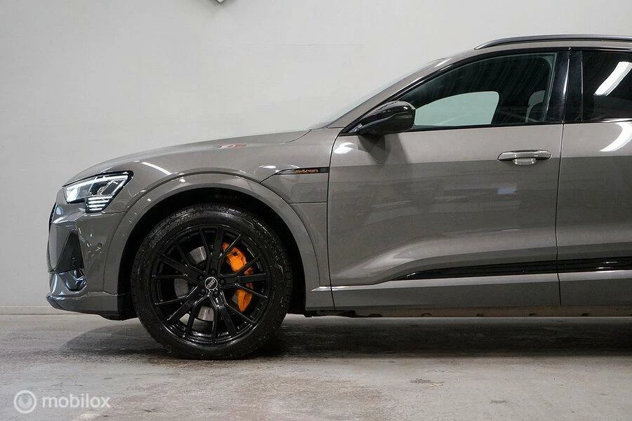 Hoofdafbeelding Audi e-tron