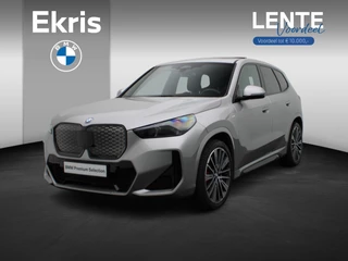 BMW iX1 eDrive20 M Sportpakket Pro | Premium Pack | Comfort Pack | Stuurwielrand Verwarmd | Panoramadak | Elektrisch Verstelbare Sportstoelen | Harman Kardon | 20'' | Lentevoordeel