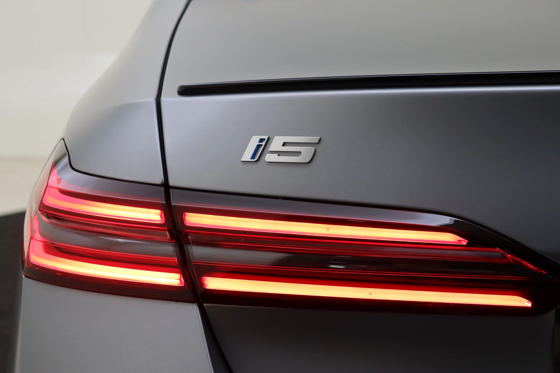 Hoofdafbeelding BMW i5