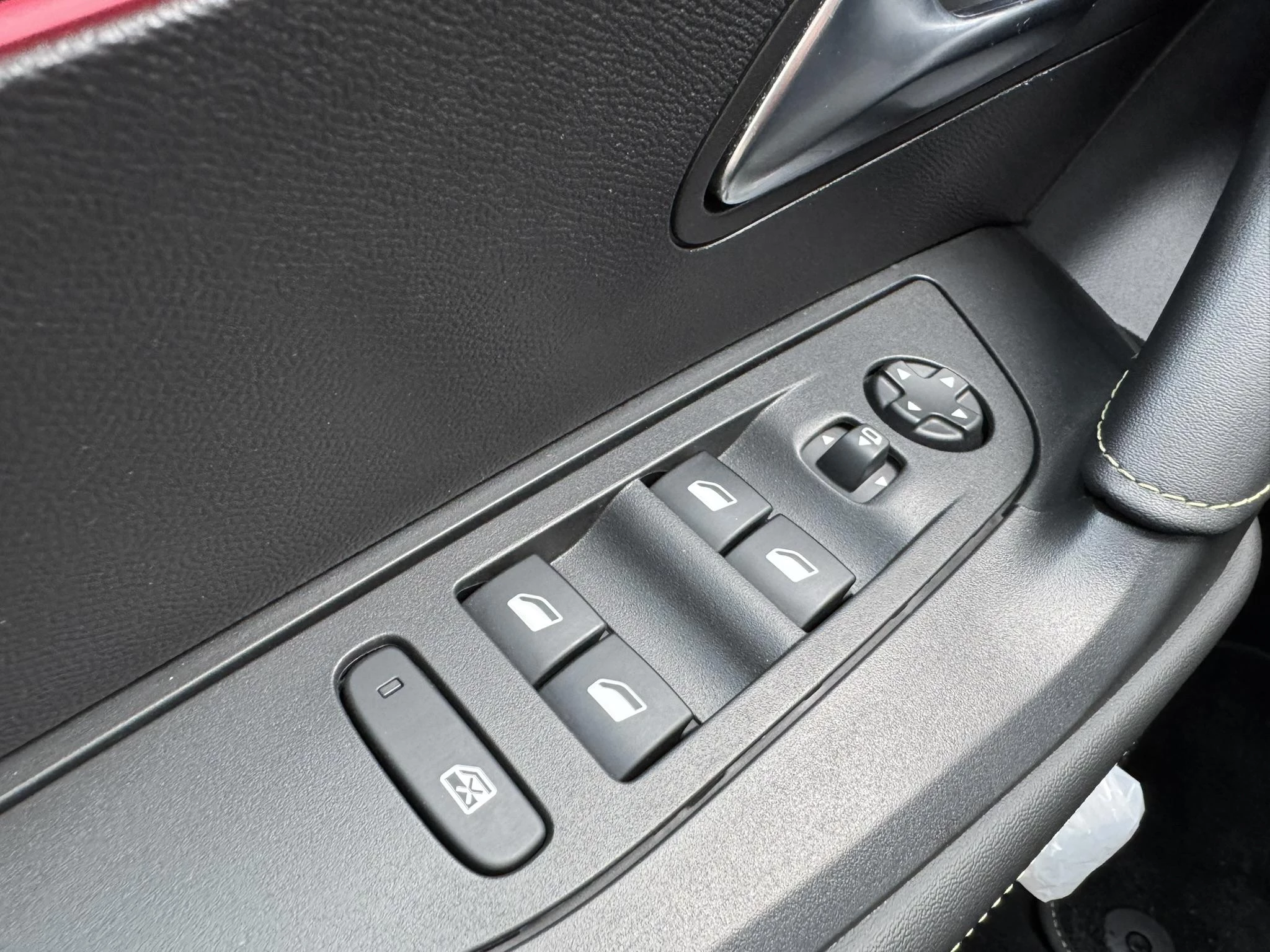 Hoofdafbeelding Peugeot e-2008