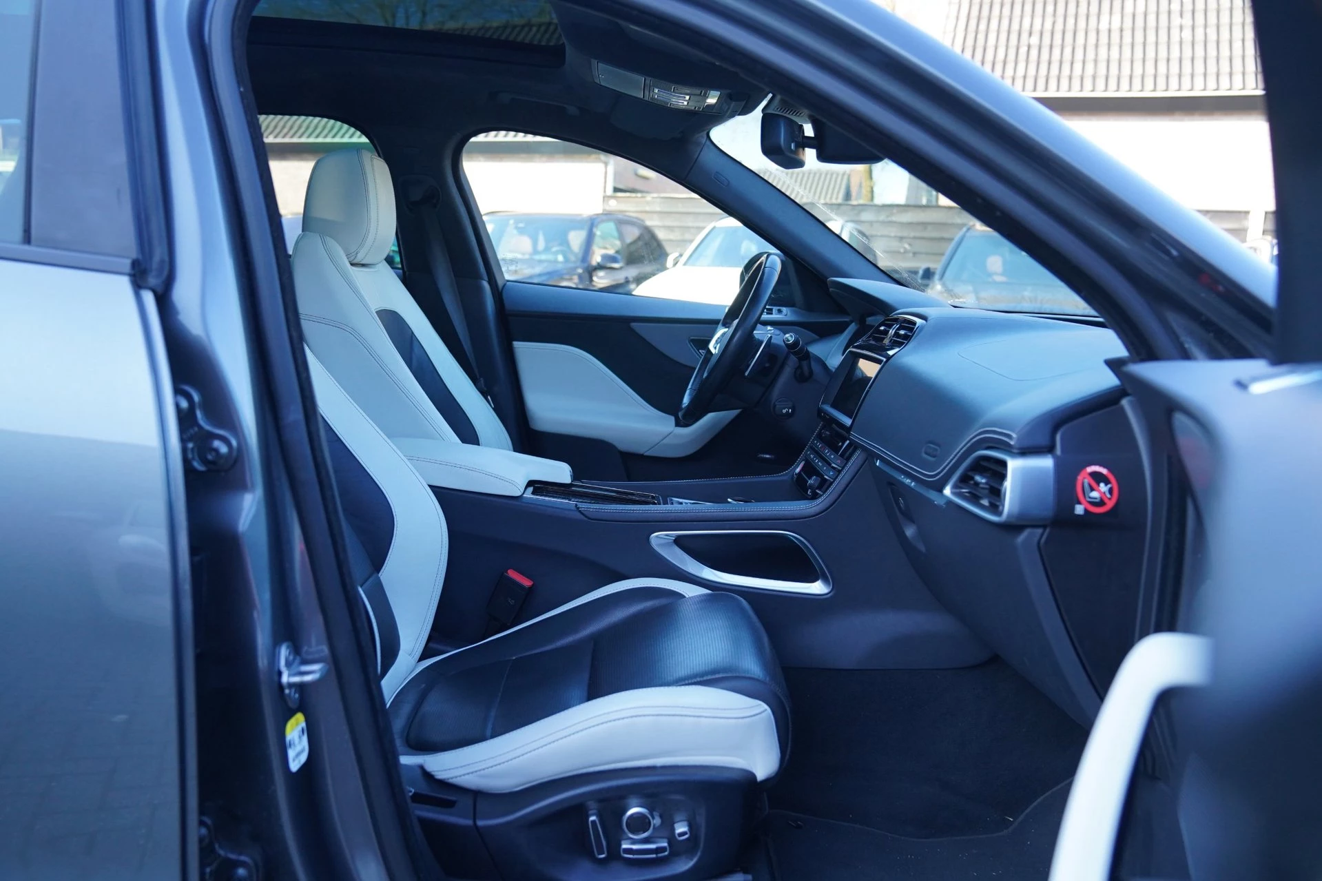 Hoofdafbeelding Jaguar F-PACE