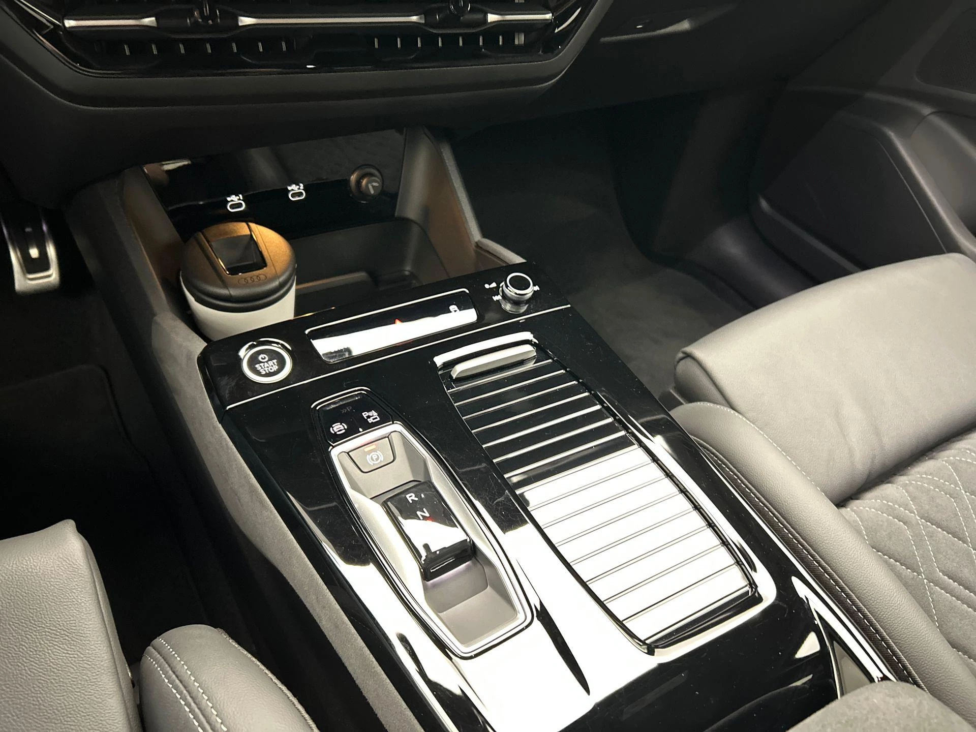 Hoofdafbeelding Audi Q6 e-tron