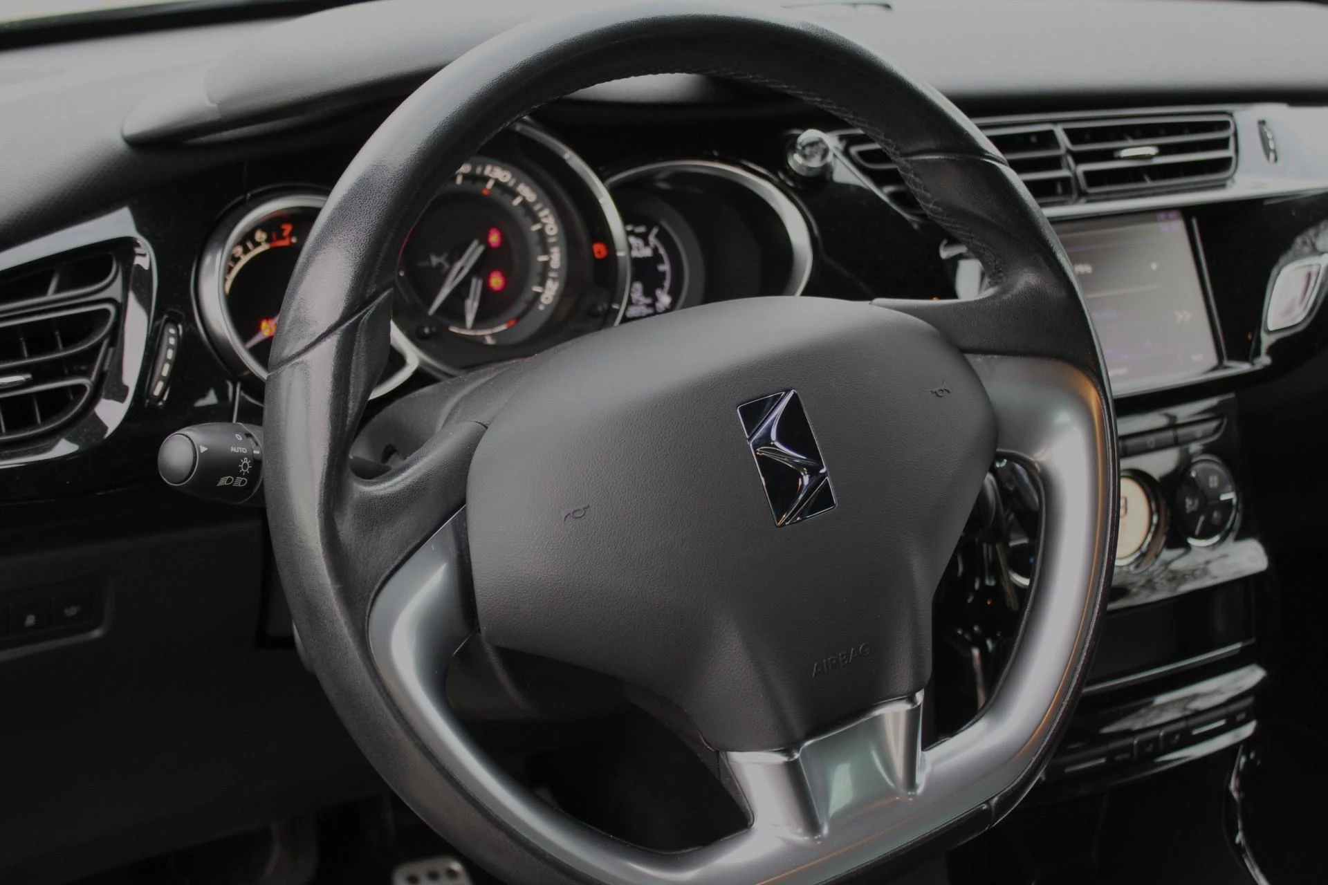 Hoofdafbeelding DS DS 3