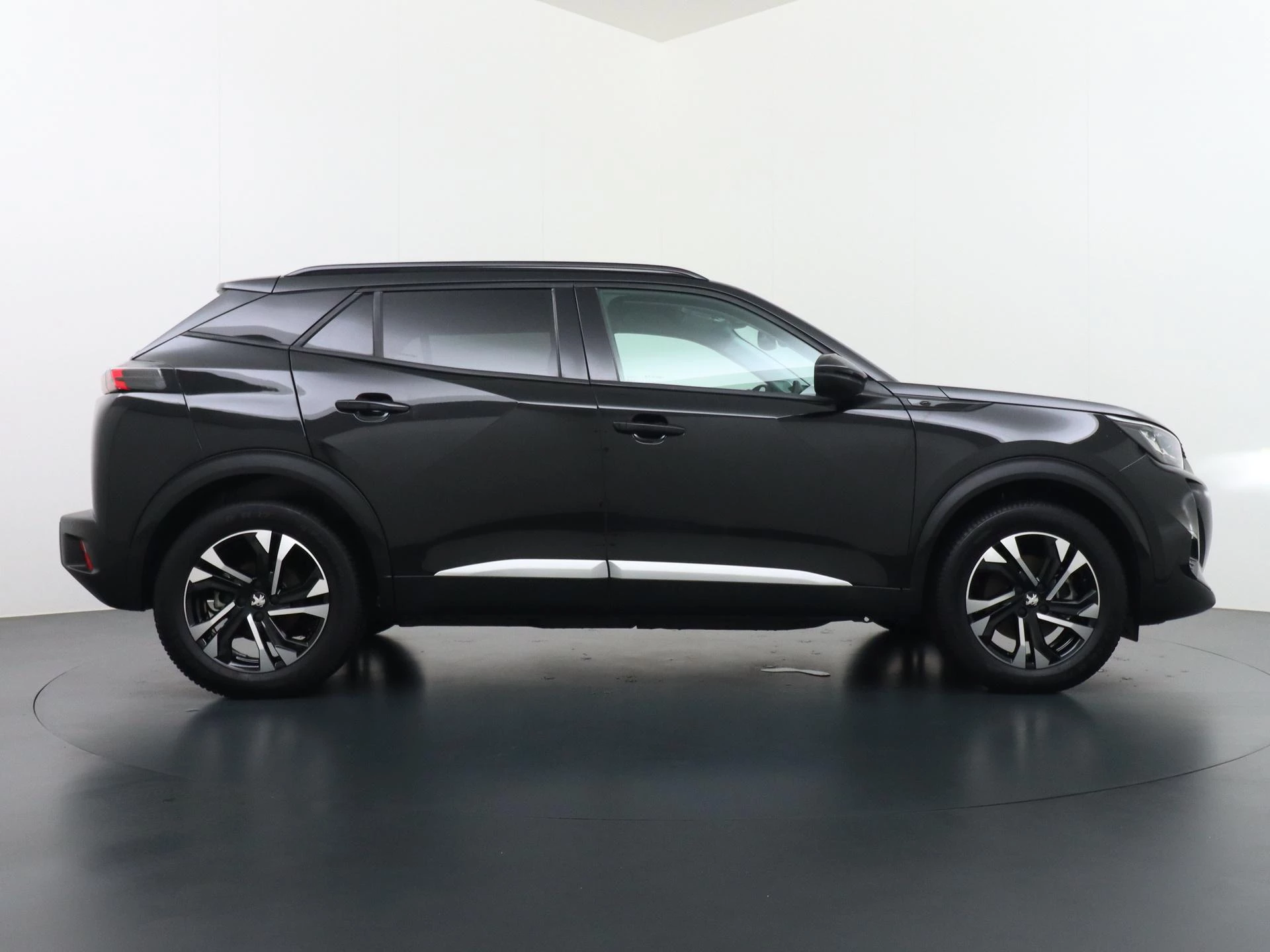 Hoofdafbeelding Peugeot e-2008