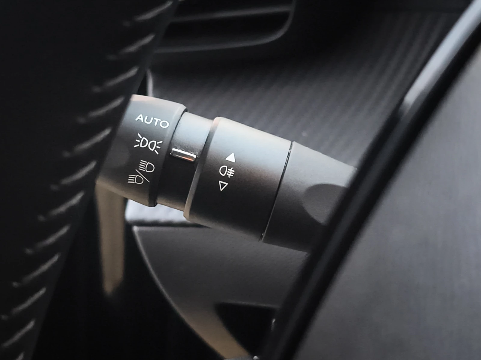 Hoofdafbeelding Peugeot e-208