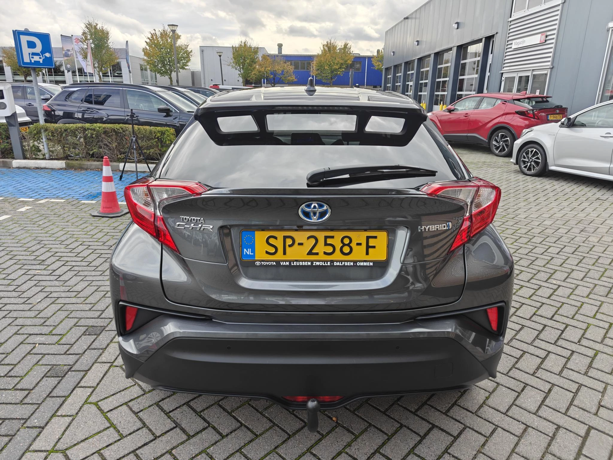 Hoofdafbeelding Toyota C-HR