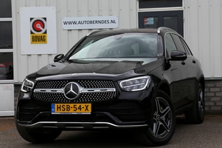 Hoofdafbeelding Mercedes-Benz GLC Mercedes-Benz GLC 300e 4MATIC AMG Plug in hybride*Perfect MB Onderh.*BTW*Elek. Trekhaak/Diamond Grille/Stoelverw./Camera/Elek. Klep/DAB/LED/Dodehoek/Parkeersens.V+A/19 inch LM*