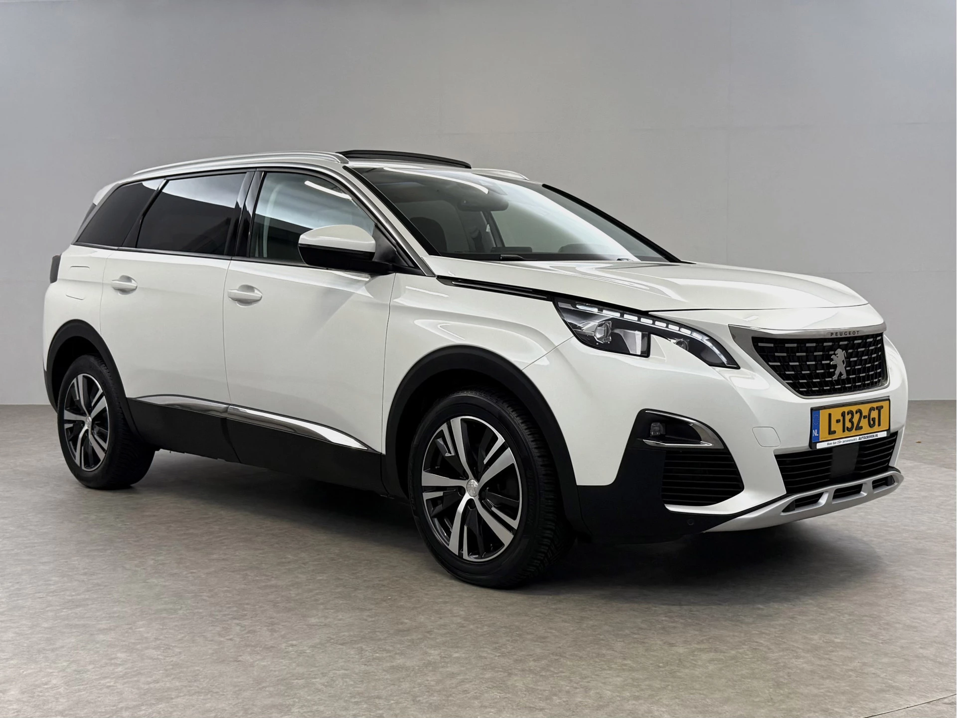 Hoofdafbeelding Peugeot 5008