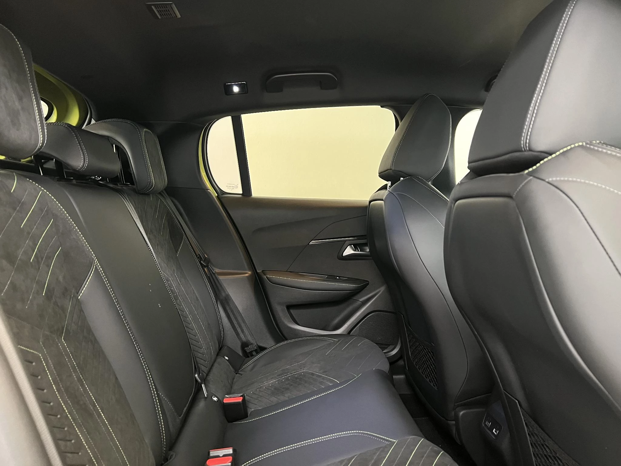 Hoofdafbeelding Peugeot e-208