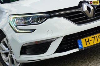 Hoofdafbeelding Renault Mégane Estate Renault Mégane Estate 1.3 TCe Limited - Blanc Glacier - Carplay/Clima/Cruise