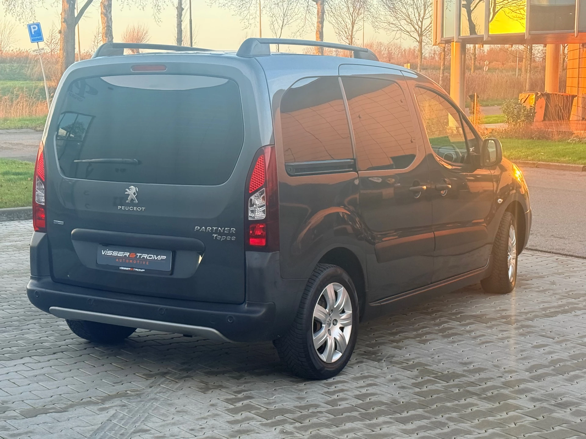 Hoofdafbeelding Peugeot Partner