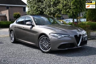 Alfa Romeo GIULIA 2.0T Turbo Super 200pk Leer Xenon Automaat