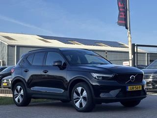 Hoofdafbeelding Volvo XC40 Volvo XC40 1.5 T4 Plug-in hybrid Plus Dark stuur vw panodak SOH 97,8 %