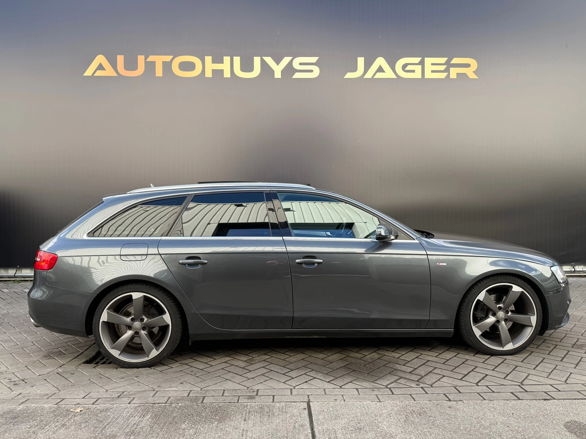 Hoofdafbeelding Audi A4