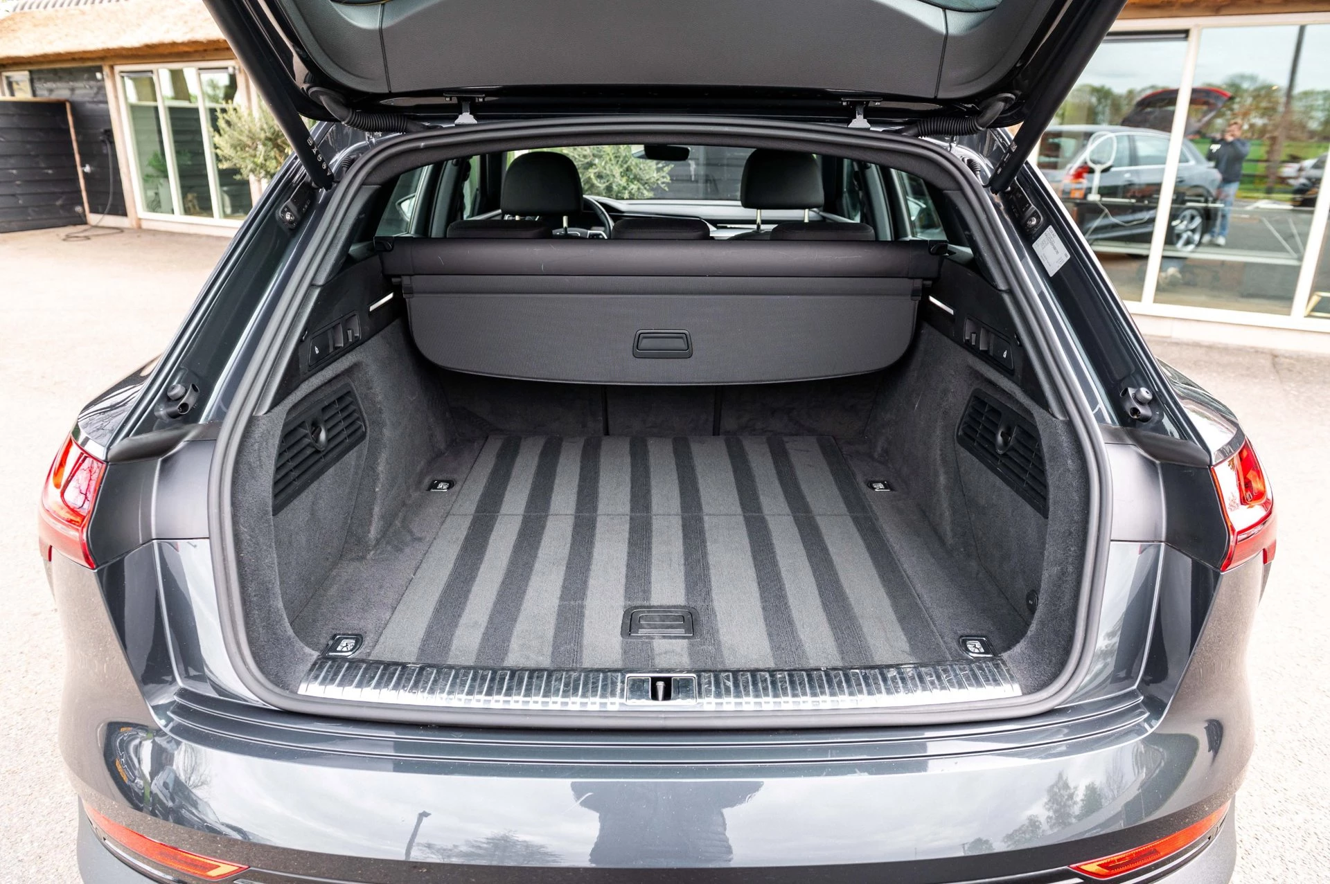 Hoofdafbeelding Audi e-tron